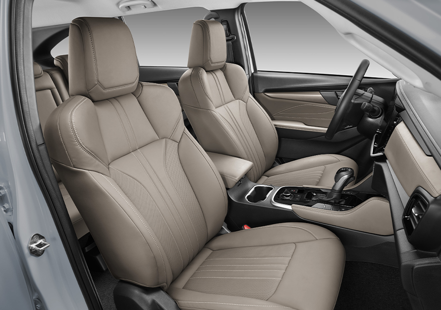 7-SEAT HIGH-CLASS INTERIOR