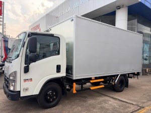 Isuzu QKR270 thùng kín VIN 2025 tại Greenka