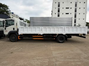 Isuzu FRR650 thùng lửng tải 6,5 tấn thùng dài 6,7m