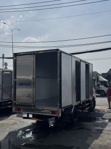 Isuzu NPR 350 Thùng Kín – Xe Tải Chở Hàng