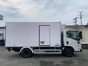 Xe tải đông lạnh Isuzu 4,9 tấn thùng Foam PU tại Green Ka